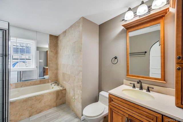 9 Wiggins Street, Ronkonkoma, NY 11779