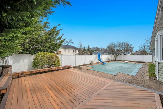 9 Wiggins Street, Ronkonkoma, NY 11779