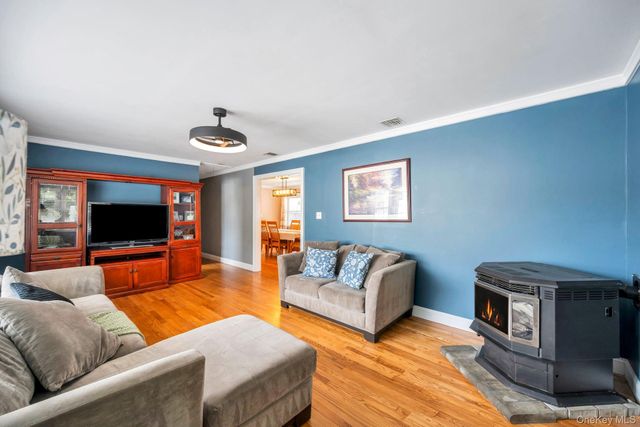 9 Wiggins Street, Ronkonkoma, NY 11779