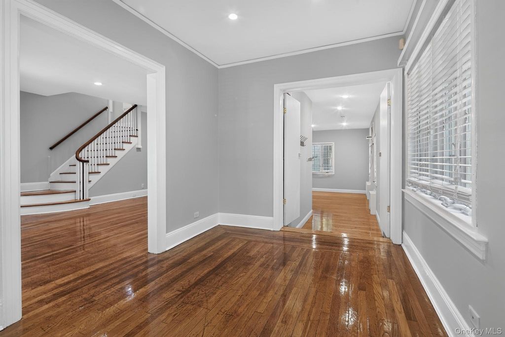 24640 Alameda Avenue, Little Neck, NY 11362 — photo 4
