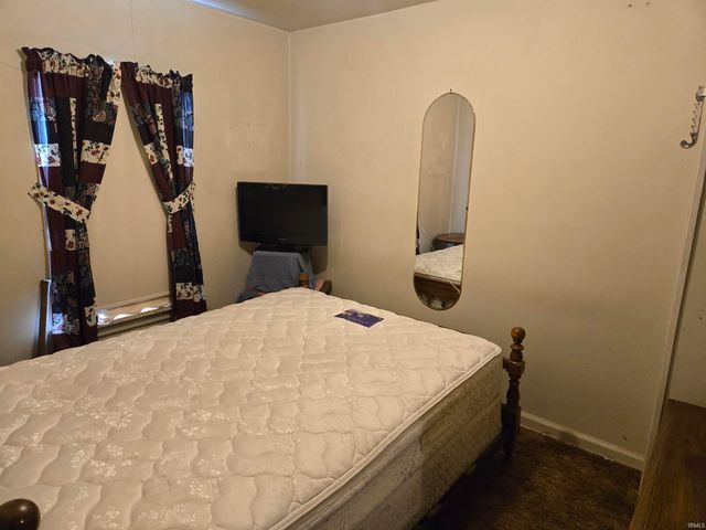 904 W State Street, Albany, IN 47320