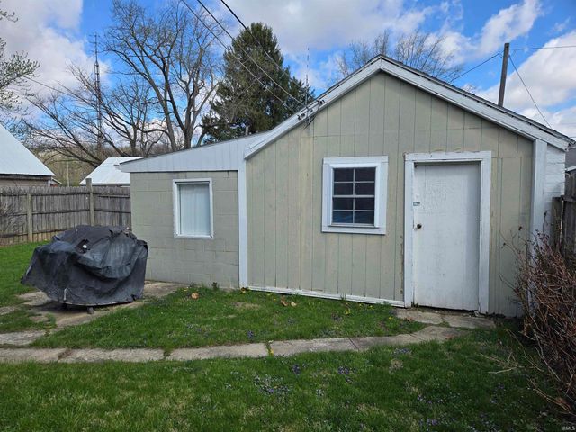 904 W State Street, Albany, IN 47320
