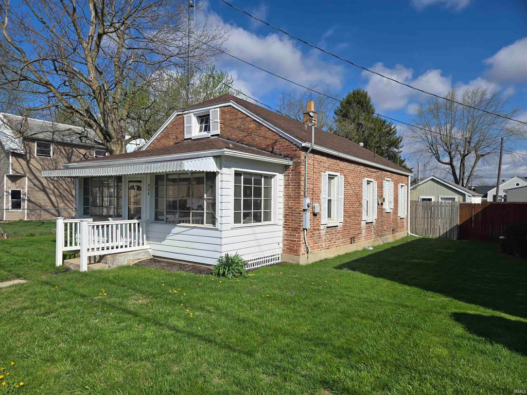 904 W State Street, Albany, IN 47320