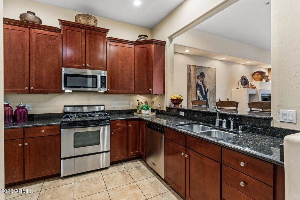 Image 17 of property listing at 10152 E WHITE FEATHER Lane, Scottsdale, AZ 85262