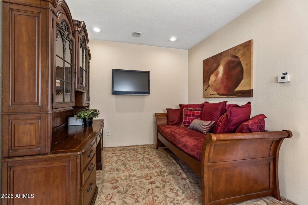 Image 22 of property listing at 10152 E WHITE FEATHER Lane, Scottsdale, AZ 85262