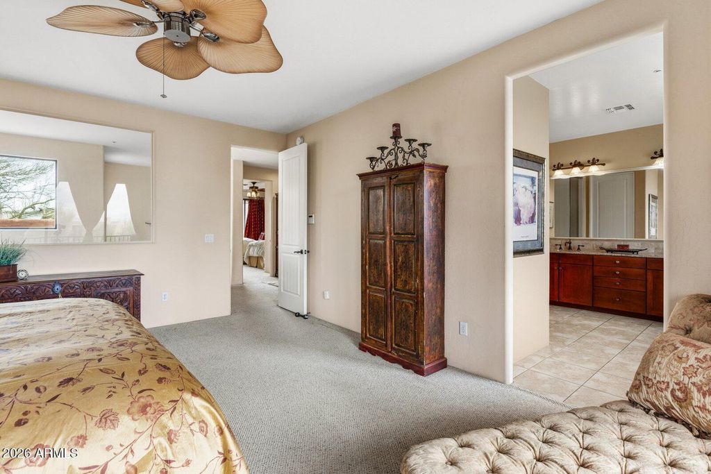 Image 25 of property listing at 10152 E WHITE FEATHER Lane, Scottsdale, AZ 85262