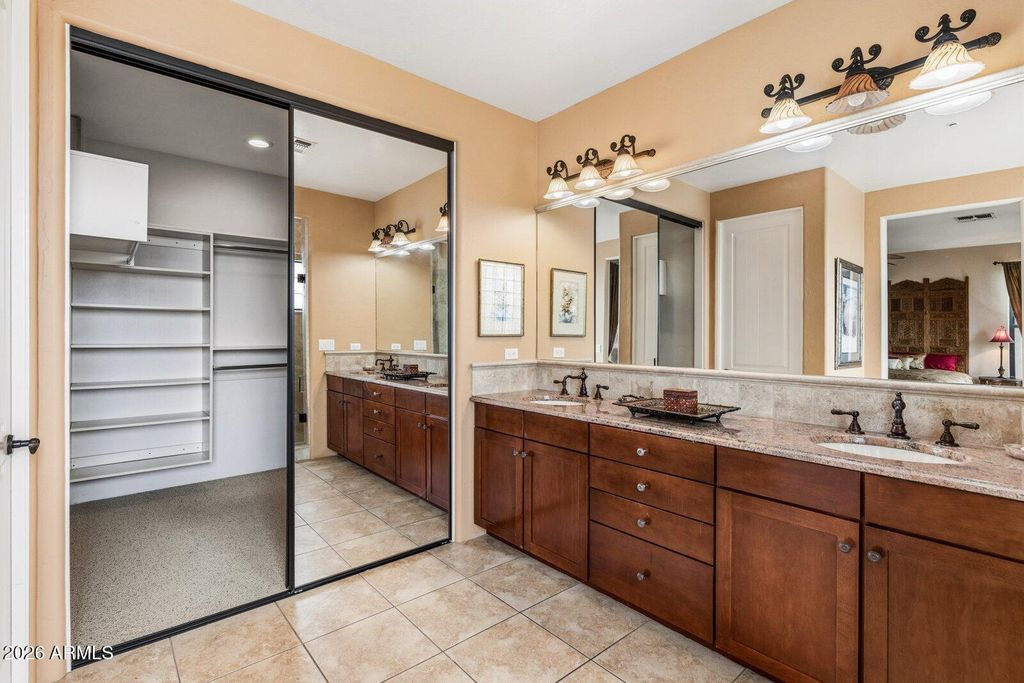 Image 26 of property listing at 10152 E WHITE FEATHER Lane, Scottsdale, AZ 85262