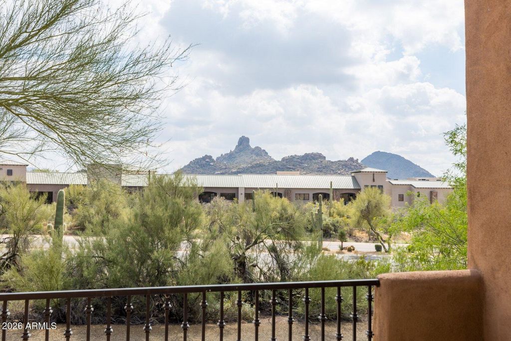 Image 31 of property listing at 10152 E WHITE FEATHER Lane, Scottsdale, AZ 85262