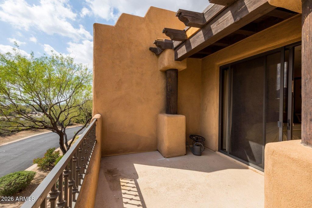 Image 33 of property listing at 10152 E WHITE FEATHER Lane, Scottsdale, AZ 85262