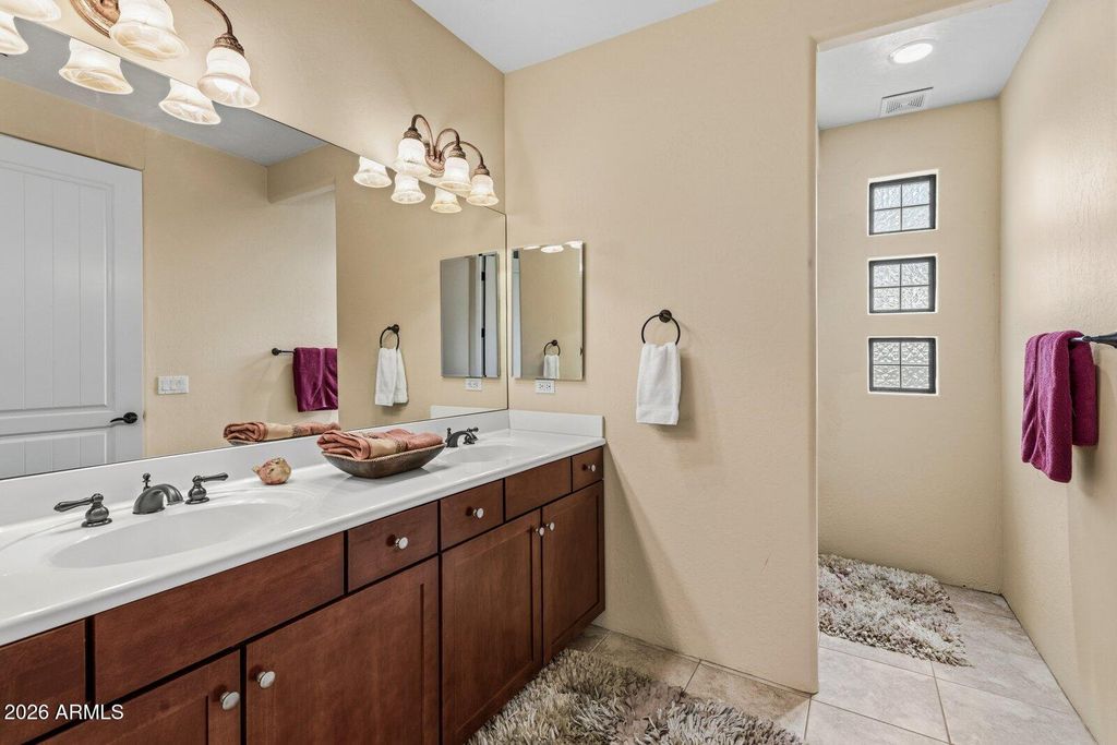 Image 34 of property listing at 10152 E WHITE FEATHER Lane, Scottsdale, AZ 85262