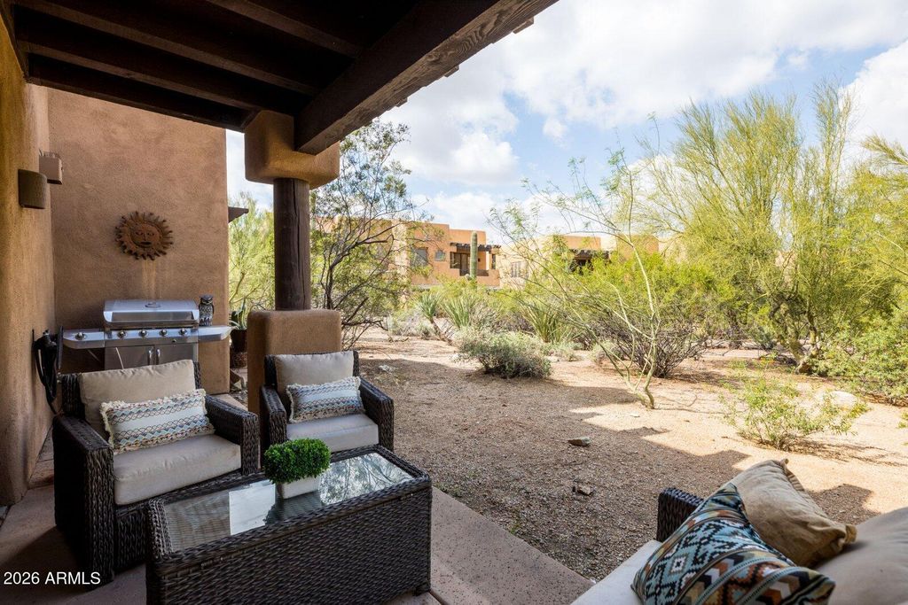 Image 36 of property listing at 10152 E WHITE FEATHER Lane, Scottsdale, AZ 85262