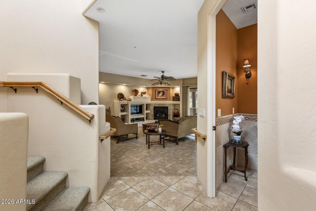 Image 7 of property listing at 10152 E WHITE FEATHER Lane, Scottsdale, AZ 85262