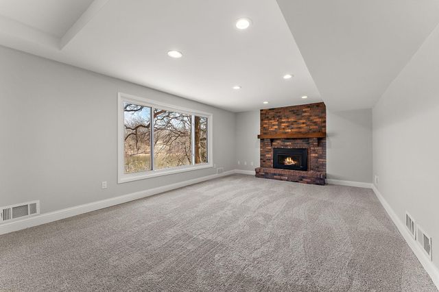 12060 48th Avenue N, Plymouth, MN 55442