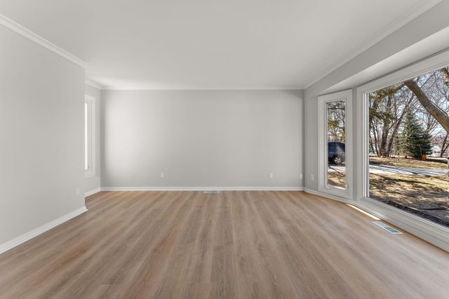 12060 48th Avenue N, Plymouth, MN 55442