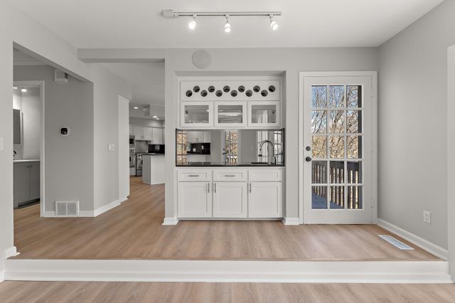 12060 48th Avenue N, Plymouth, MN 55442