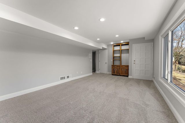 12060 48th Avenue N, Plymouth, MN 55442