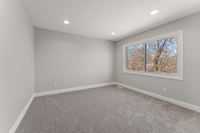 12060 48th Avenue N, Plymouth, MN 55442