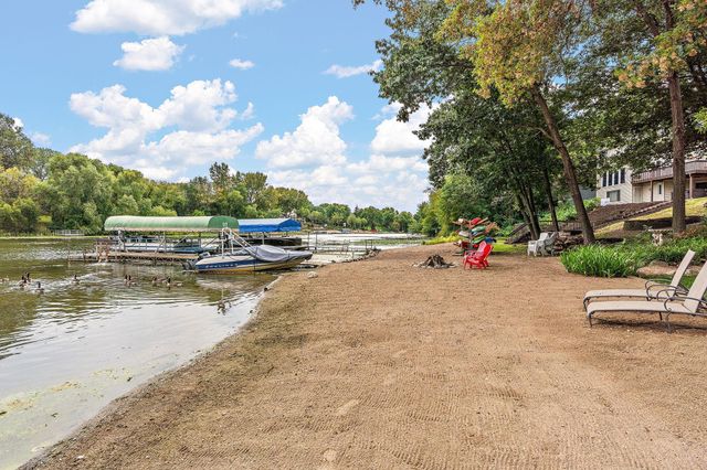 12060 48th Avenue N, Plymouth, MN 55442