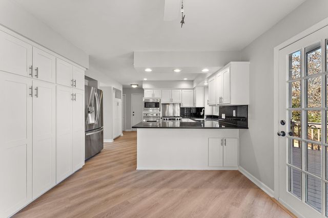 12060 48th Avenue N, Plymouth, MN 55442