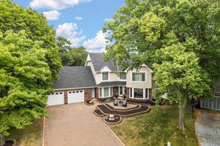 12060 48th Avenue N, Plymouth, MN 55442