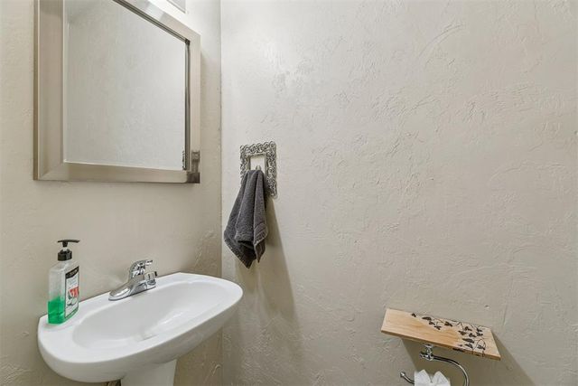 16144 Silverado Drive, Edmond, OK 73013