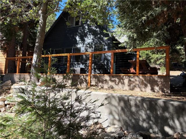 31771 Christmas Tree Lane, Running Springs, CA 92382