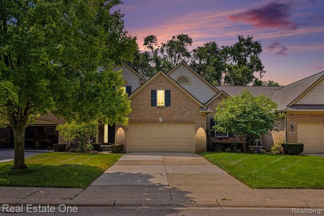 8025 Springdale Drive 48, White Lake, MI 48386