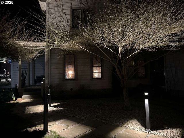 236 Se STEPHENS St, Roseburg, OR 97470