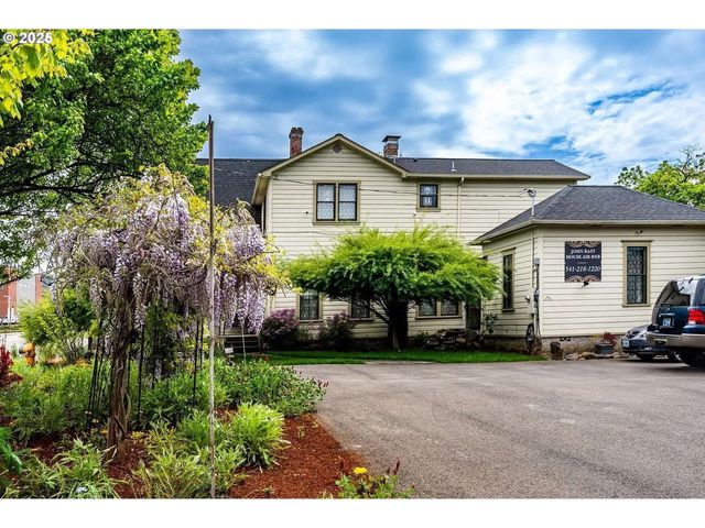 236 Se STEPHENS St, Roseburg, OR 97470
