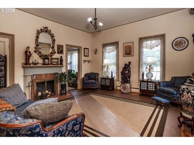 236 Se STEPHENS St, Roseburg, OR 97470