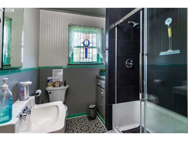236 Se STEPHENS St, Roseburg, OR 97470