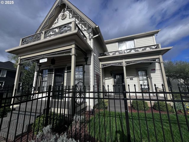 236 Se STEPHENS St, Roseburg, OR 97470