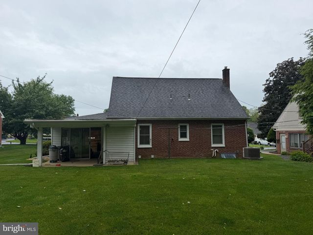 1339 MEADOWCREEK LN, Lancaster, PA 17603