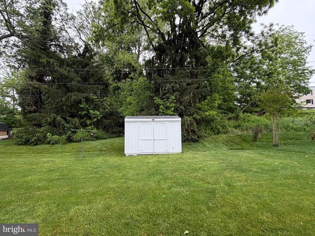 1339 MEADOWCREEK LN, Lancaster, PA 17603