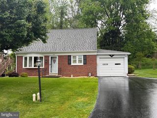 1339 MEADOWCREEK LN, Lancaster, PA 17603
