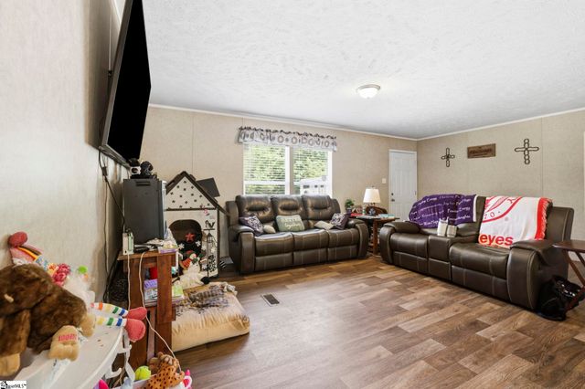 415 Future Lane, Inman, SC 29349