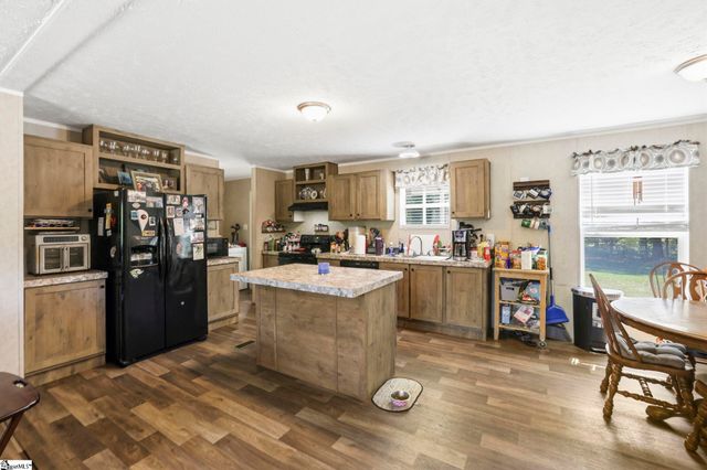 415 Future Lane, Inman, SC 29349