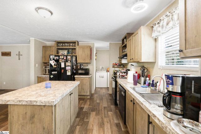 415 Future Lane, Inman, SC 29349
