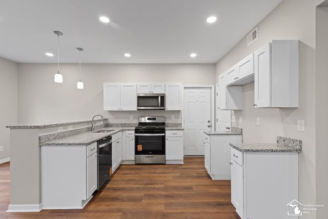 146 Budlong Street, Adrian, MI 49221