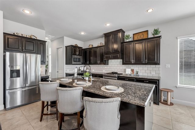 1505 Wolf Ridge Run, Gunter, TX 75058