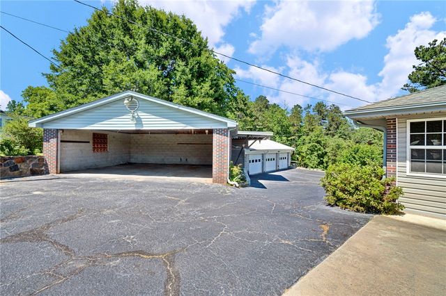 7876 N Highway 11, Walhalla, SC 29691