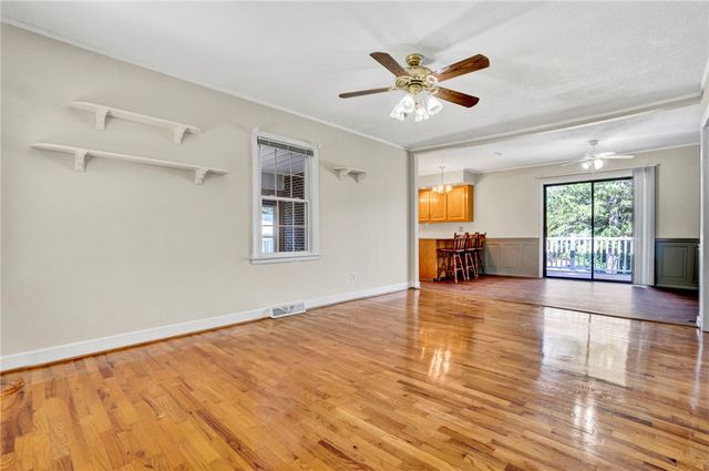 7876 N Highway 11, Walhalla, SC 29691