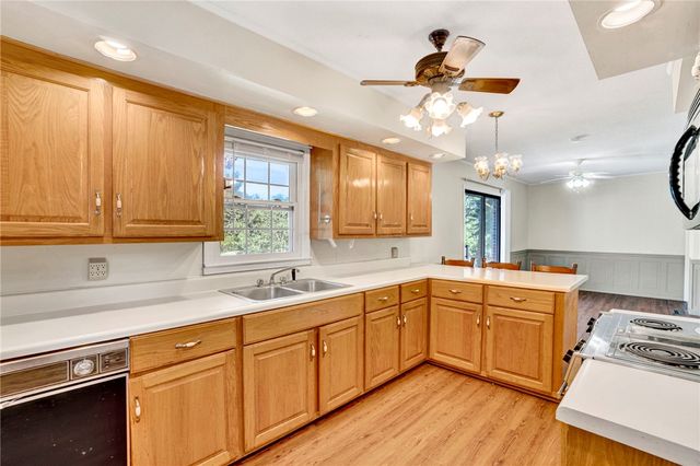 7876 N Highway 11, Walhalla, SC 29691