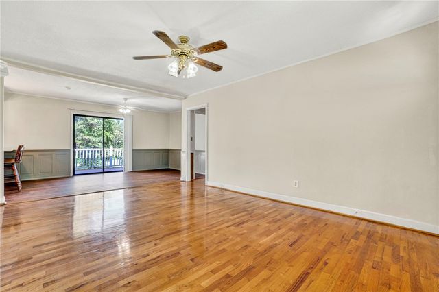 7876 N Highway 11, Walhalla, SC 29691
