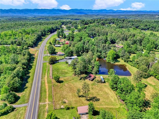 7876 N Highway 11, Walhalla, SC 29691
