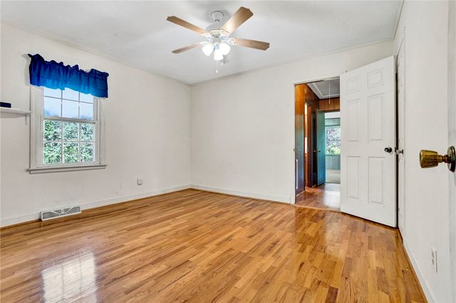 7876 N Highway 11, Walhalla, SC 29691