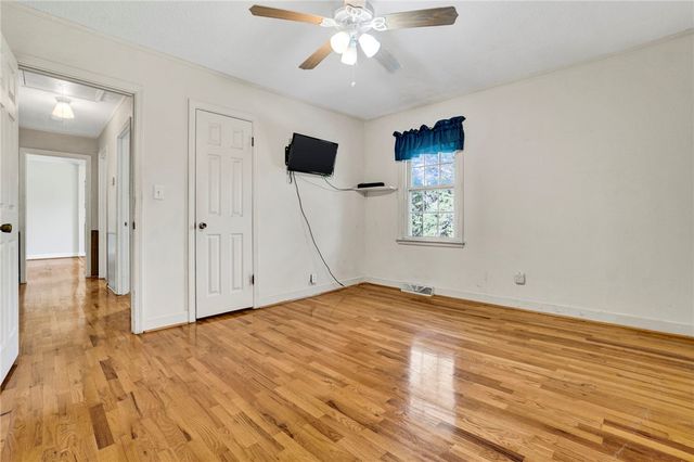 7876 N Highway 11, Walhalla, SC 29691
