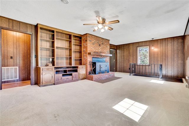 7876 N Highway 11, Walhalla, SC 29691