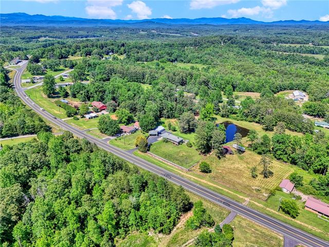 7876 N Highway 11, Walhalla, SC 29691