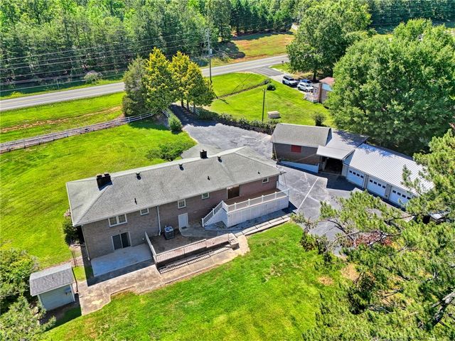 7876 N Highway 11, Walhalla, SC 29691